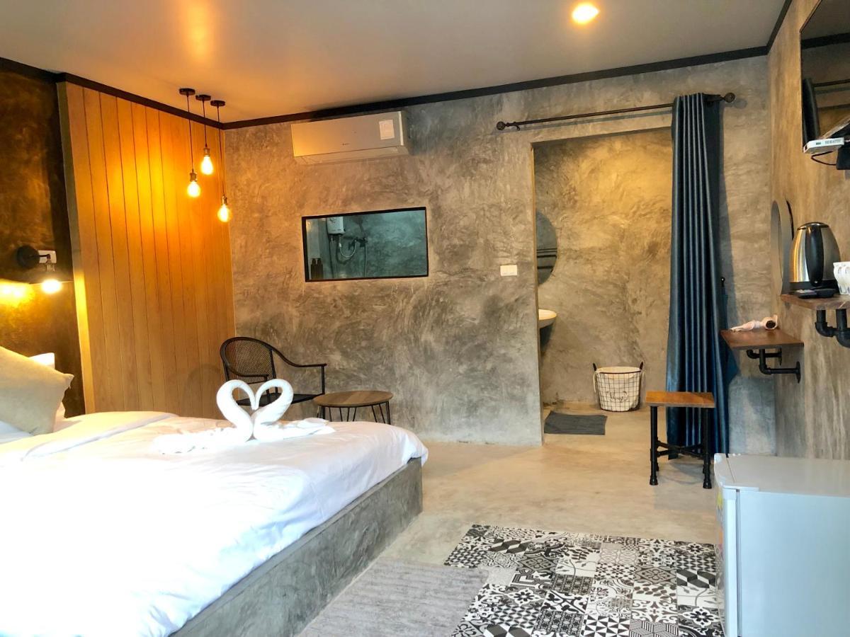 Ongsa House Hotel Банг Тао Бийч Екстериор снимка
