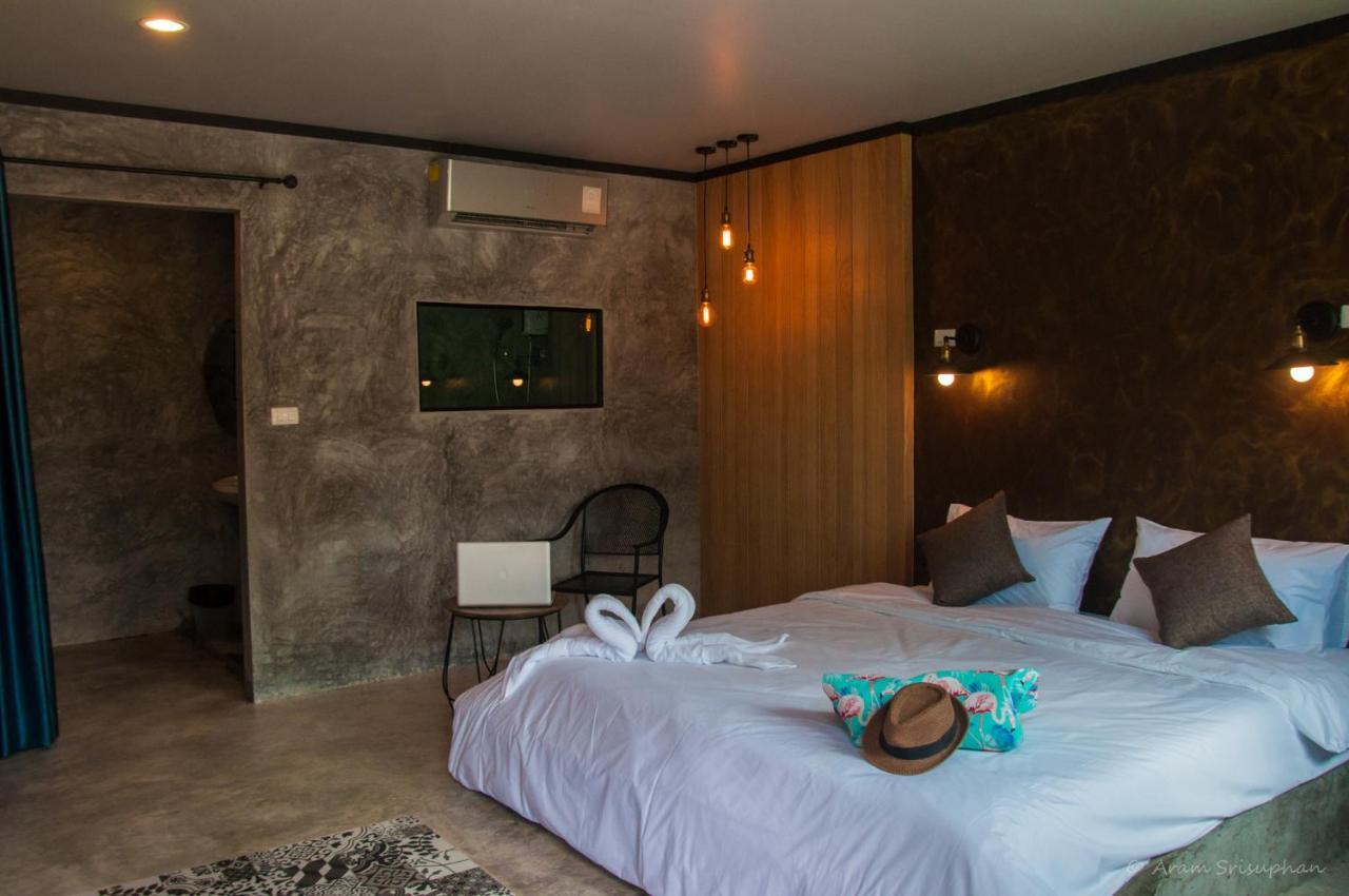 Ongsa House Hotel Банг Тао Бийч Екстериор снимка